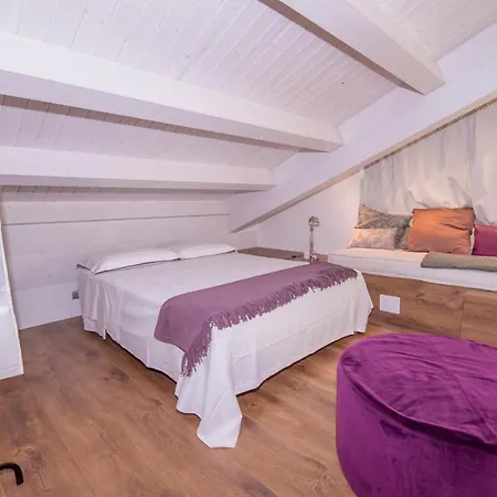 Aura 6, Emma 빌라 지아르디니낙소스