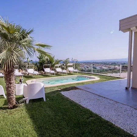 Aura 6, Emma 빌라 지아르디니낙소스